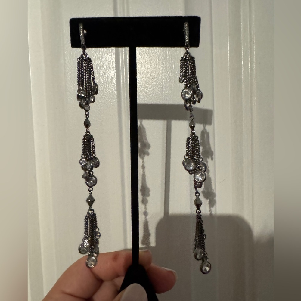 Kendra Scott drop earrings